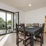 Daire By The Sea - 18515 *