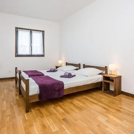 Apartment By The Sea - 18515 *