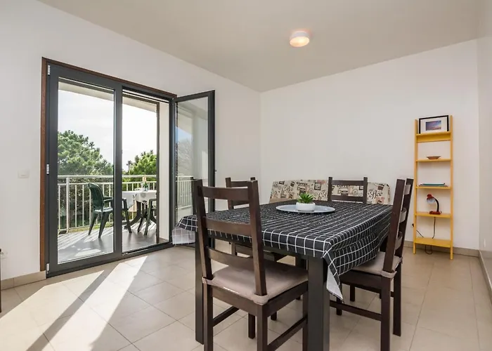 Apartment By The Sea - 18515 *